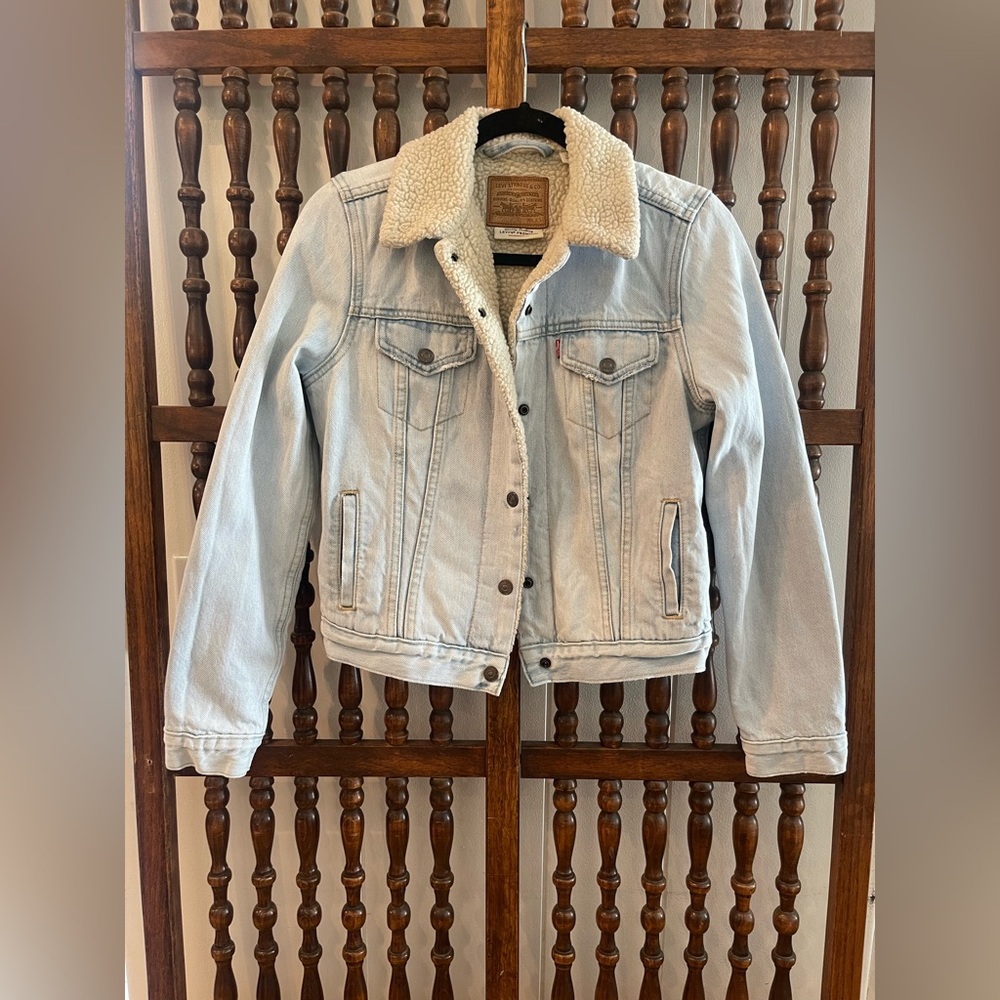 Original Levi Sherpa jacket, trucker style XS light wash